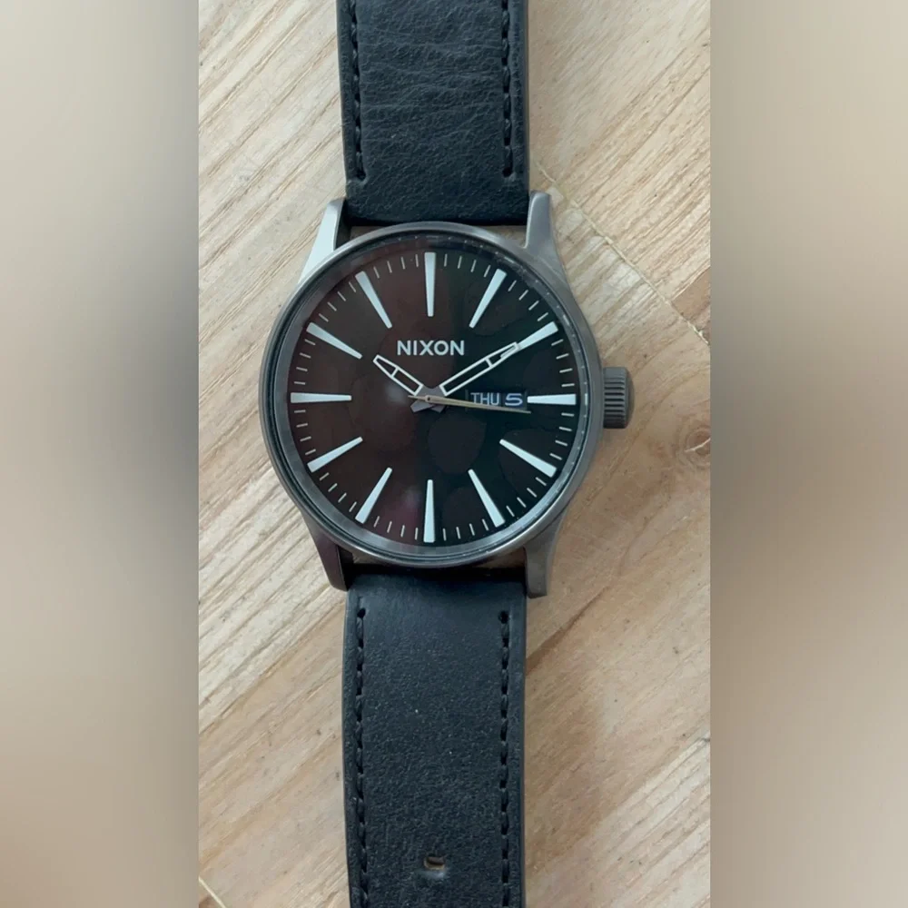Nixon The Sentry Never Be Late Watch Black Green Dial Gunmetal Case Leather